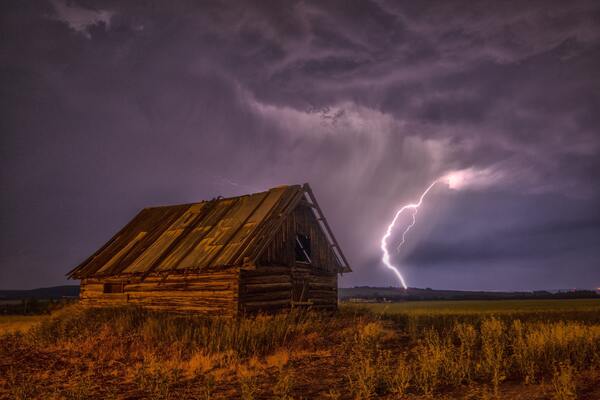 Assigning Lightning Seasons to Different Regions in the United States