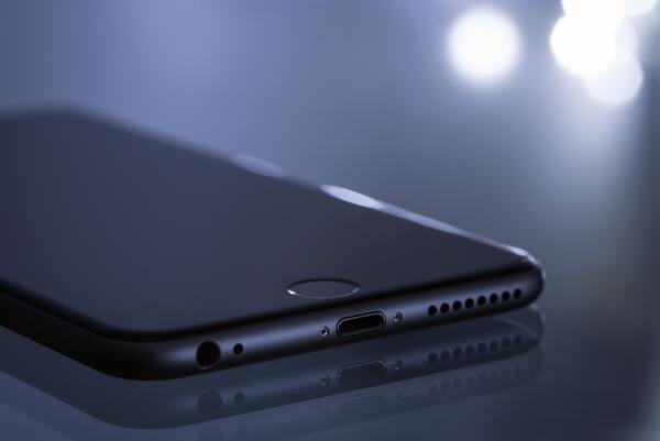 Motion tracking and analysis of spray water droplets  studied by high-speed photography using an iPhone X