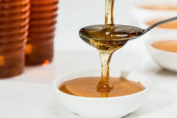 Effect of Manuka Honey and Licorice Root Extract on the Growth of Porphyromonas gingivalis: An In Vitro Study