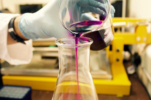 The Cohesiveness of the Oscillating Belousov-Zhabotinsky Reaction